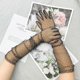 thumbnail image 5 of Guantes de malla elástica con decoración de puntos, guantes de mujer estilo Punk con red de pesca hueca, 5 of 5