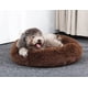 thumbnail image 3 of Camas para gatos de interior, cama lavable con forma de dona para gatos y perros, cojín de felpa suave para mascotas, base impermeable y esponjosa para perros y gatos, cama calmante y, 3 of 5