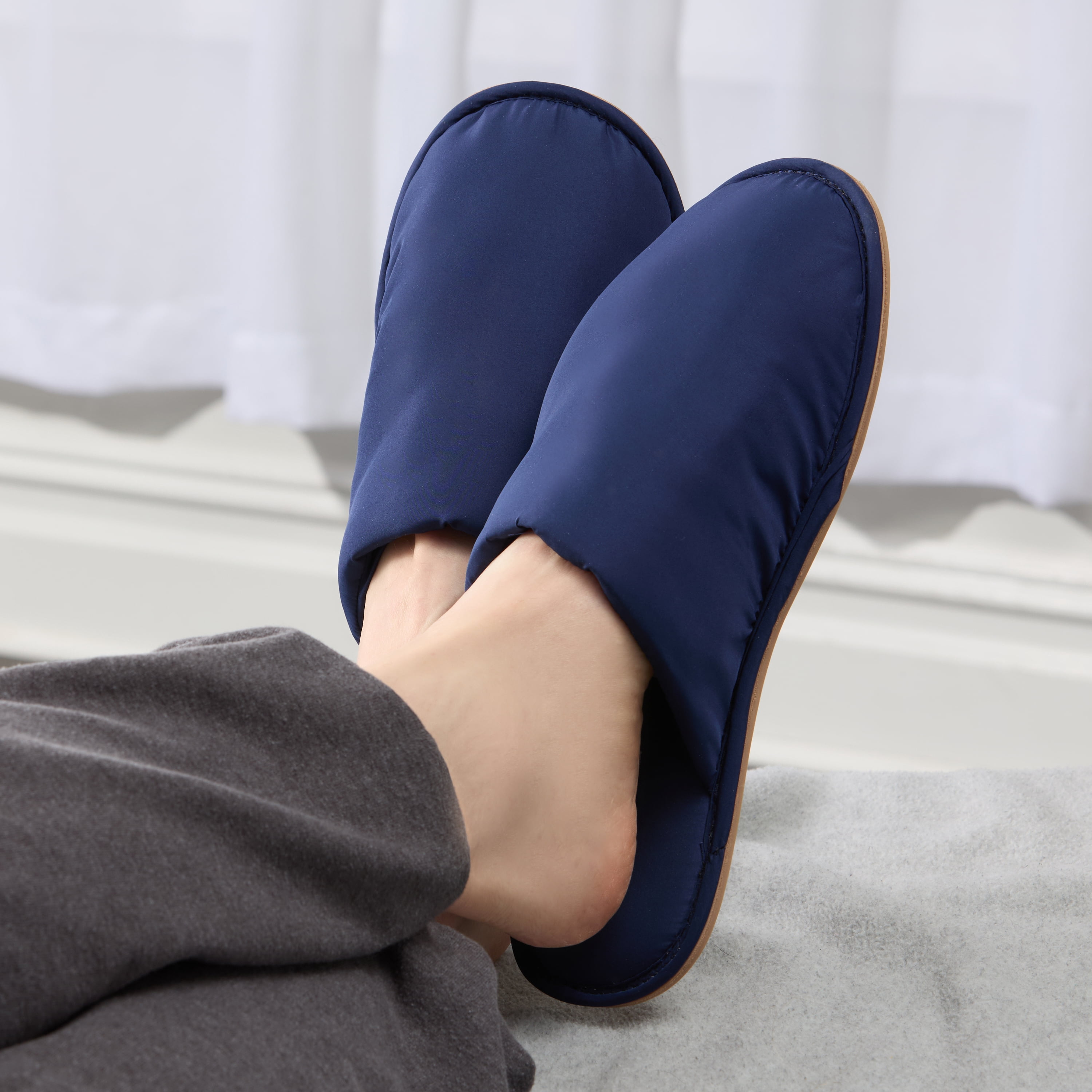 Fruit of the Loom Men's Padded Slippers