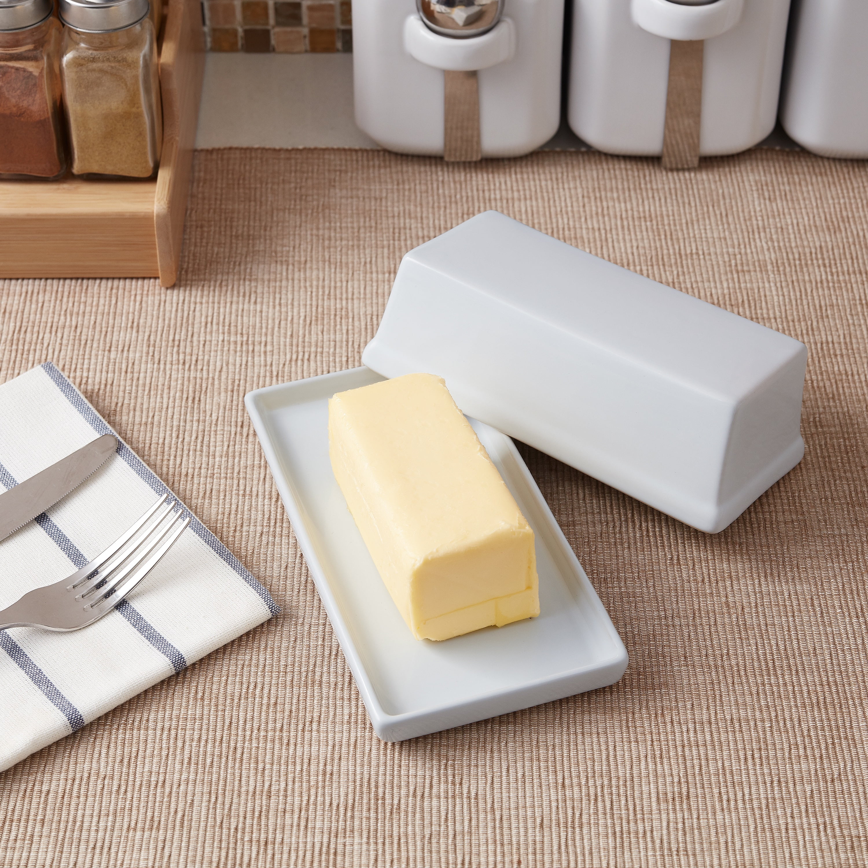 Mainstays Stoneware Butter Dish with Lid, Ceramic Butter Holder for Kitchen Countertop Storage, White