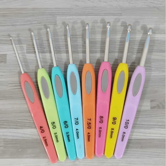 FACEGA 8Pcs Crochet Hooks Set,Large Handle Ergonomic Grip Aluminum Smooth Sweater Knitting Needle for Arthritic Hands