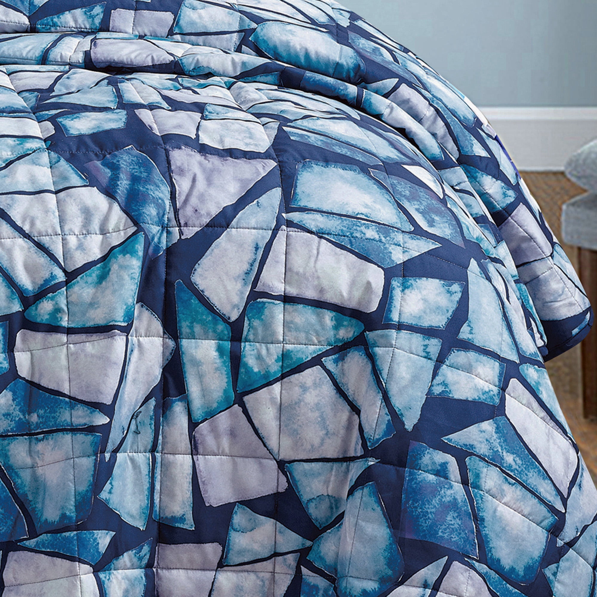 3-Piece Reversible King Bedspread Set, Blue Geometric Mosaic Bedding Coverlet