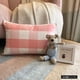 thumbnail image 4 of Funda de almohada lumbar de diseño HomeCentric, color rosa, de 30 x 65 cm (12 x 26 pulgadas), rectangular, de algodón con estampado de cuadros estilo búfalo, estilo contemporáneo - Juego de cuadros, 4 of 8