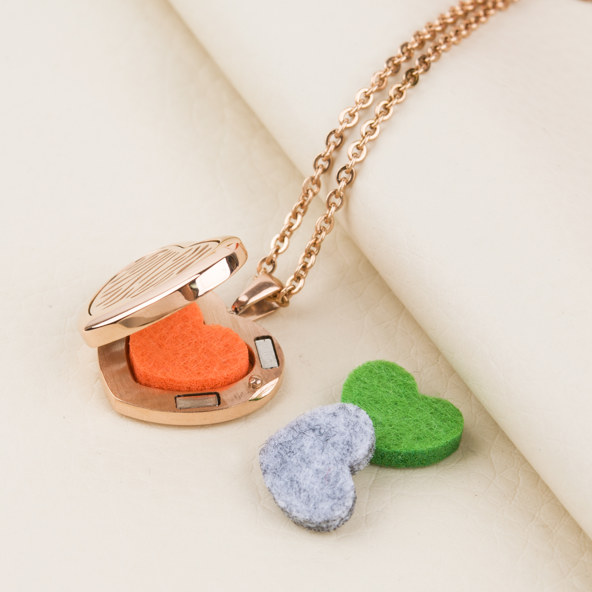 Anavia Anniversary Day Gift for Mom, Essential Oil Necklace, AromatMomapy Jewelry, Diffuser Necklace, Gift for Wife, Wife Birthday Gift, Gift for Girlfriend, Birthday Gift, Friend Gift- Eucalyptus