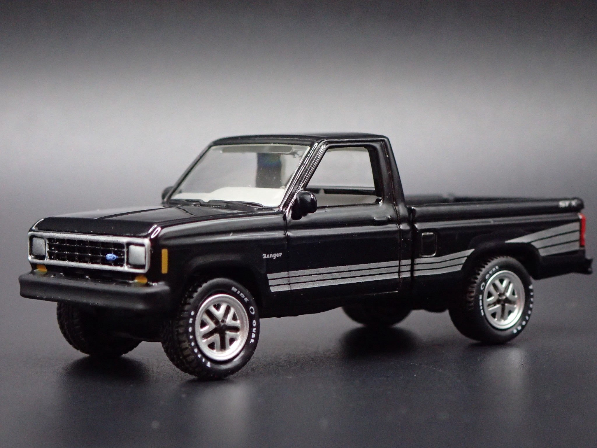 Open Box 1987 87 FORD RANGER STX PICKUP TRUCK BLACK 1:64 SCALE DIORAMA ...