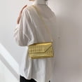 thumbnail image 3 of Bolso pequeño de moda Bolso de PU para debajo del brazo Bolso de primavera de un solo hombro para debajo del brazo dorado, 3 of 5