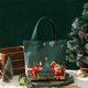thumbnail image 5 of Bolsa de Regalo Navideña de Terciopelo con Cordón | Bolsa de Lona para Dulces | Papel de Regalo Navideño Multicolor | Bolsa Reutilizable y Duradera para Regalos de Navidad | Ideal para Navidad, Cumpl, 5 of 6