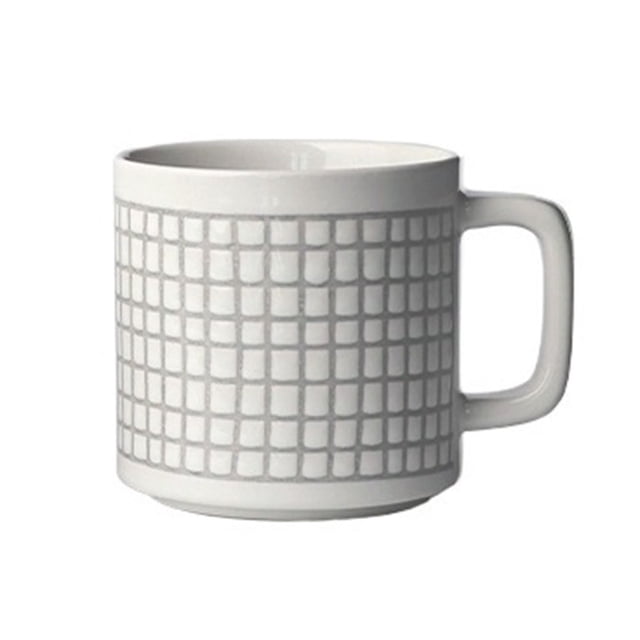 Taza de café de cerámica con líneas geométricas simples for té, cacao, leche y café en casa y en la oficina.