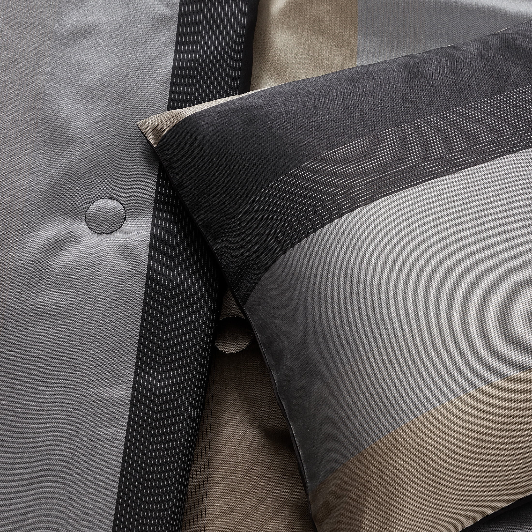 Mainstays Hudson 7-Piece Black/Gold Striped Polyester Comforter Set, Full/Queen