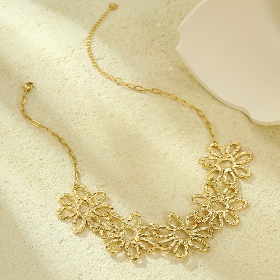NICKSUN 18K Gold Plated Stainless Steel Hammered Hollow Flower Choker, Irregular Textured Petal Floral Statement Necklace, Vintage Luxury All-Match Women’s Neck Jewelry