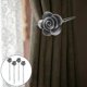 thumbnail image 4 of Juego de 4 ganchos para sujetar cortinas con diseño de flores, pinzas decorativas para cortinas y ventanas. Negro, 4 of 9