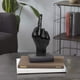 thumbnail image 3 of Estatuas de escritorio con gesto de mano de poliresina negra, decoración de escultura de dedo, estatua de dedo medio con personalidad plateada, regalos para familiares y amigos (negro), 3 of 5
