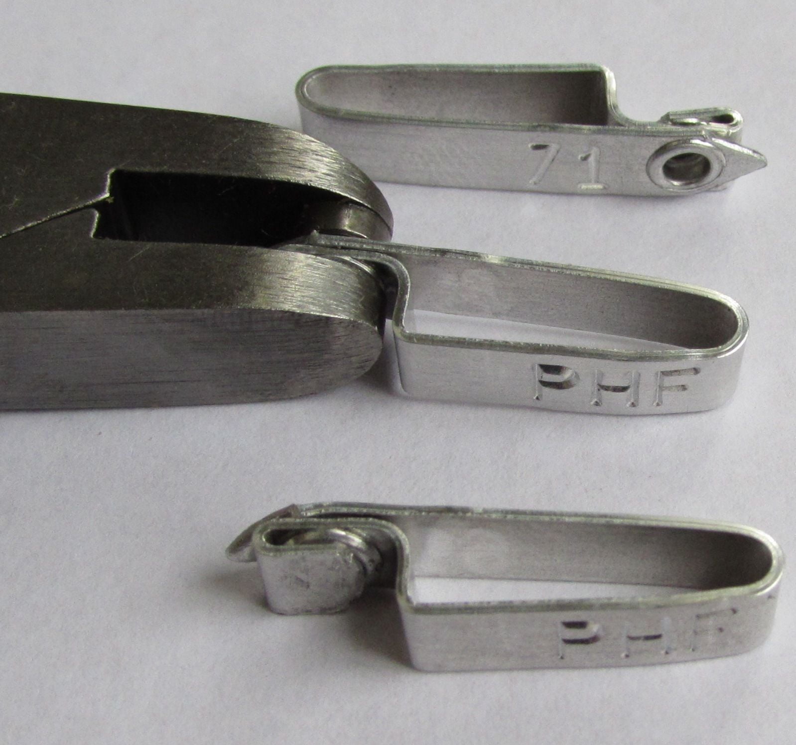 Pinnon Hatch Farms Zip Wing Band Pliers