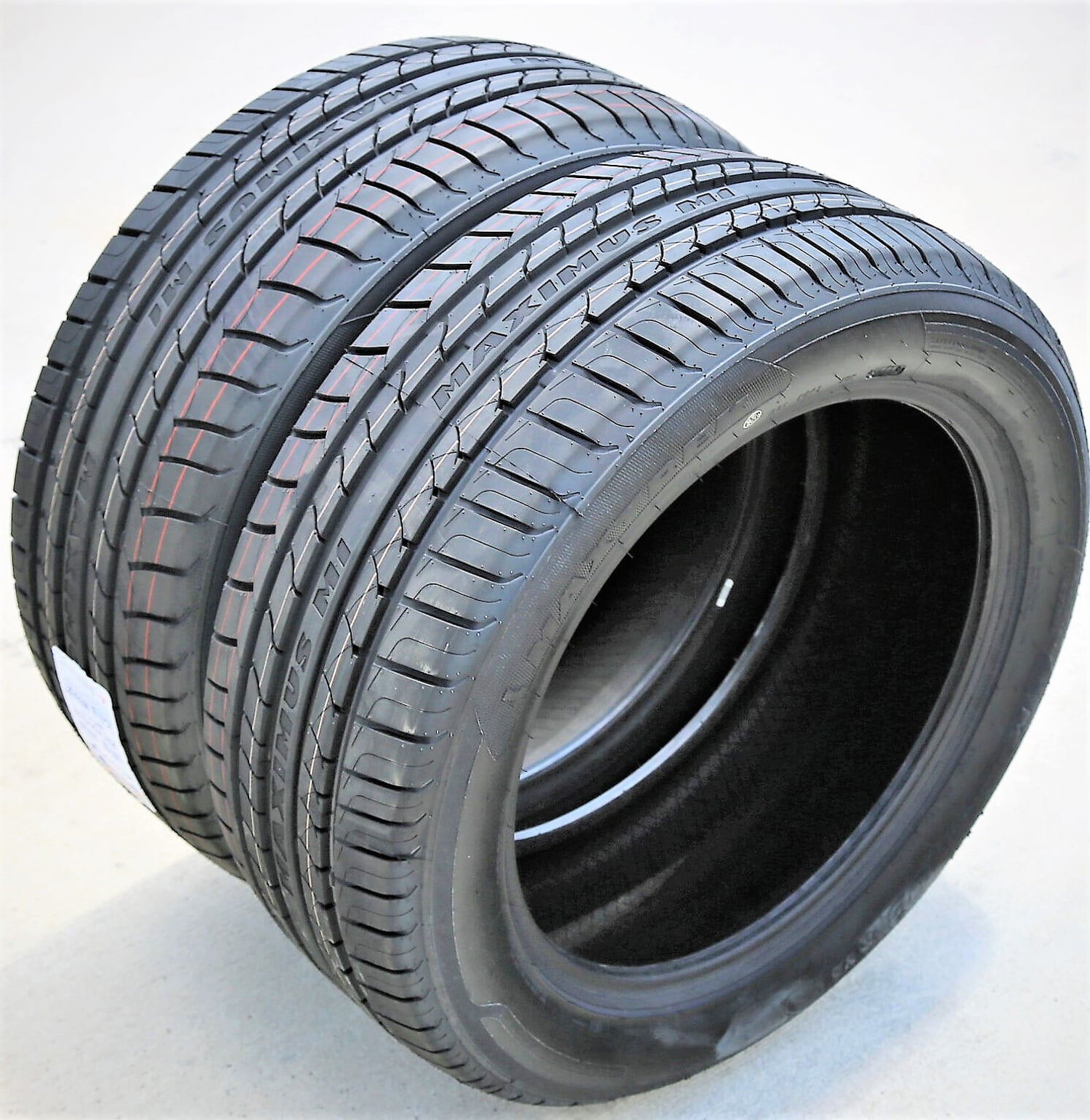 タイヤ・ホイール MAXTREK 245/40R20 99W MAXIMUS M1 YA2129 Maxtrek Maximus M1 High Performance Tire, Size 245/40R20
