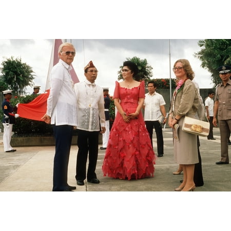 President Ferdinand And Imelda Marcos With US Ambassador To The Philippines Stephen W Bosworth During A 40Th Anniversary Reenactment Of General Douglas MacarthurS Landing At Red Beach On October 20