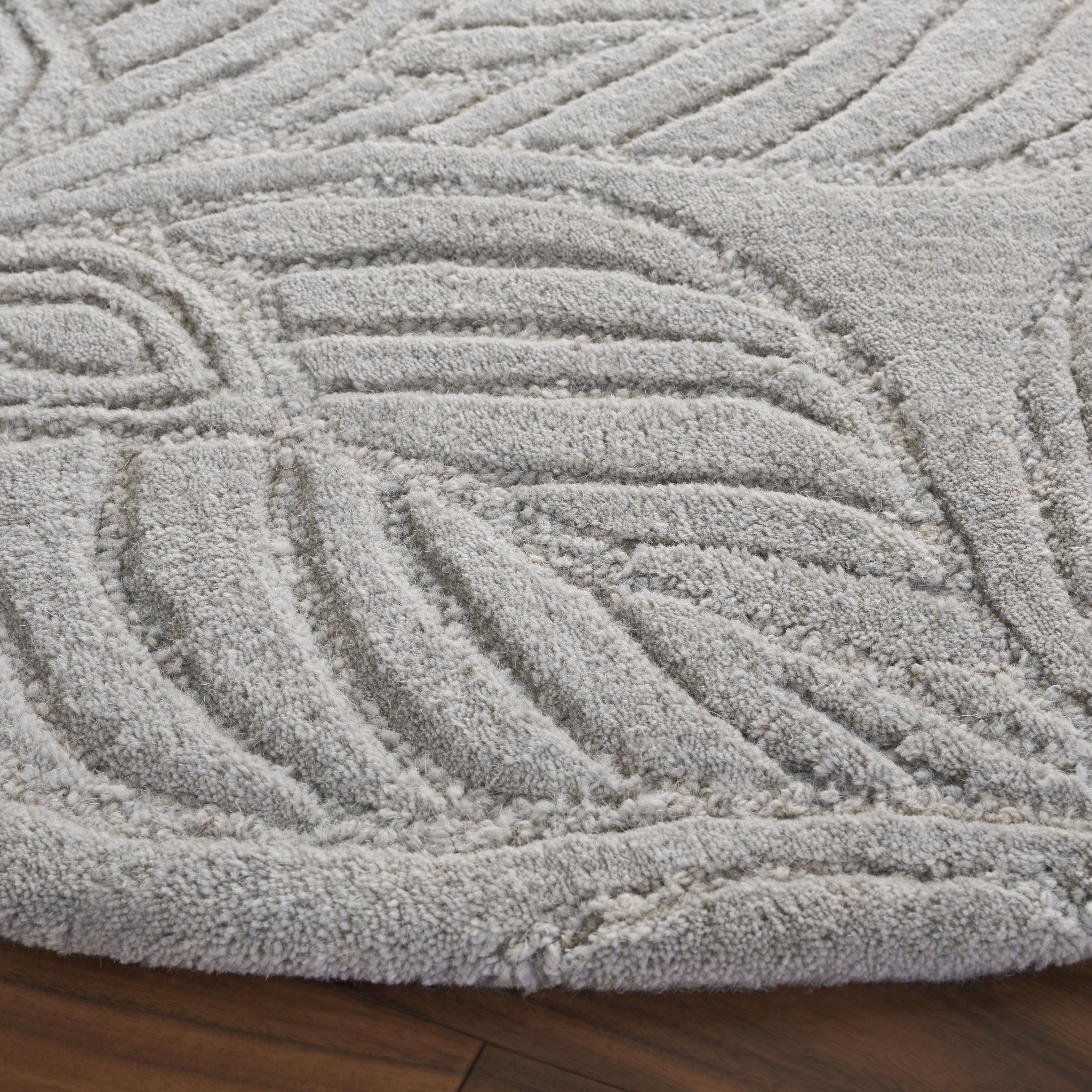 SAFAVIEH Bella Margery Floral Area Rug, Gray/Ivory, 6' x 6' Round