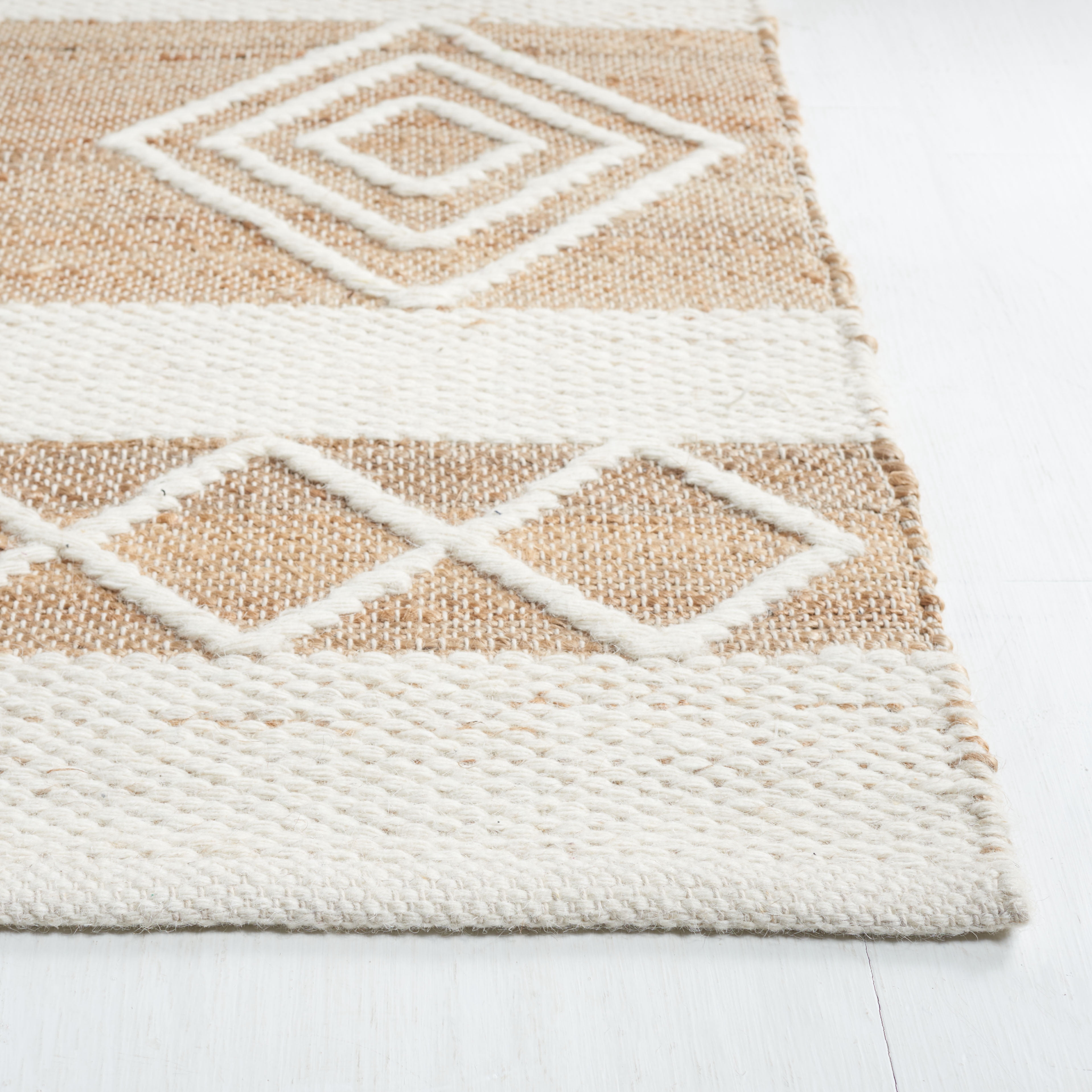 SAFAVIEH Natural Fiber Vivyan Geometric Area Rug, Natural/Ivory, 4' x 6'