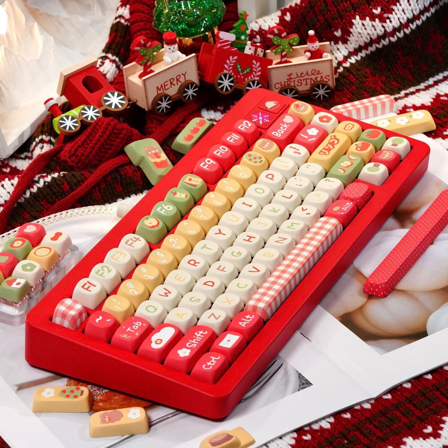 Cute ForApple Bear Christmas Keycaps, SOA Profile PBT Dye-Sub Keycap Set with Festive Holiday Design for Mechanical Keyboard