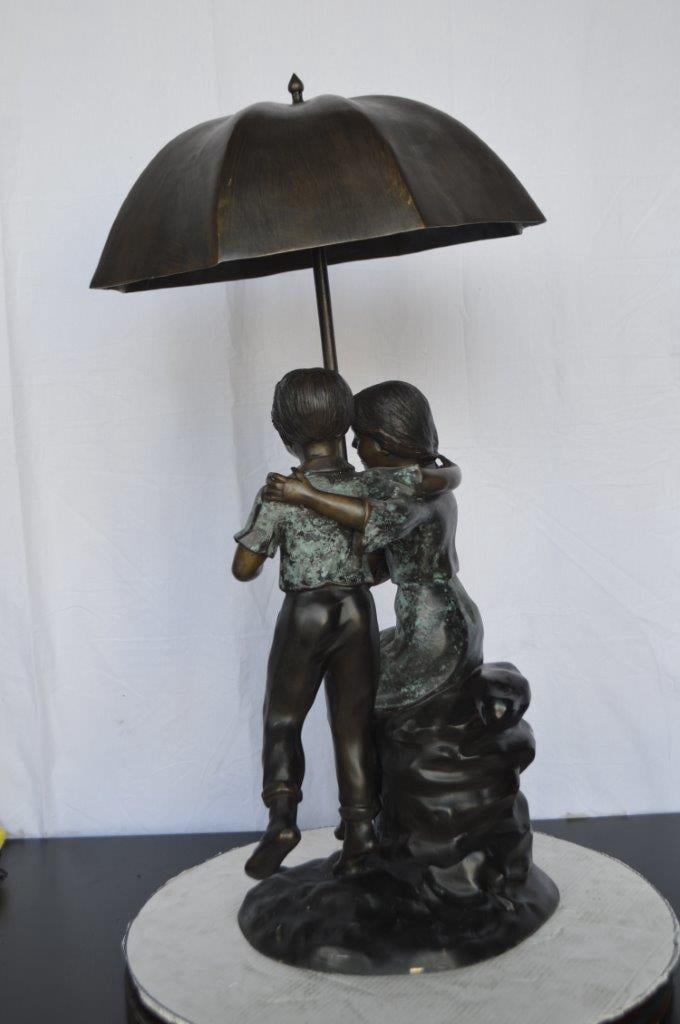 Nifao Kids Playing Under Umbrella – Outdoor Bronze Fountain, Garden Water Feature, 20"L x 20"W x 37"H
