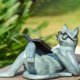 thumbnail image 2 of Estatua y escultura de gato literario de resina Gato tumbado con anteojos bonitos para decoración del hogar, 2 of 5