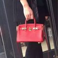 thumbnail image 2 of Sac à Main Élégant pour Femmes - Cuir de Vachette Premium, Style Polyvalent pour Toute Occasion, Sophistication Intemporelle & Mode-30cm-Rouge Vif, 2 of 8