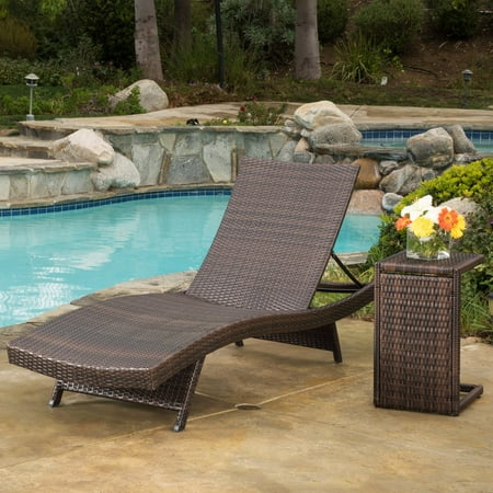 Salem All Weather Wicker Chaise Lounge with C