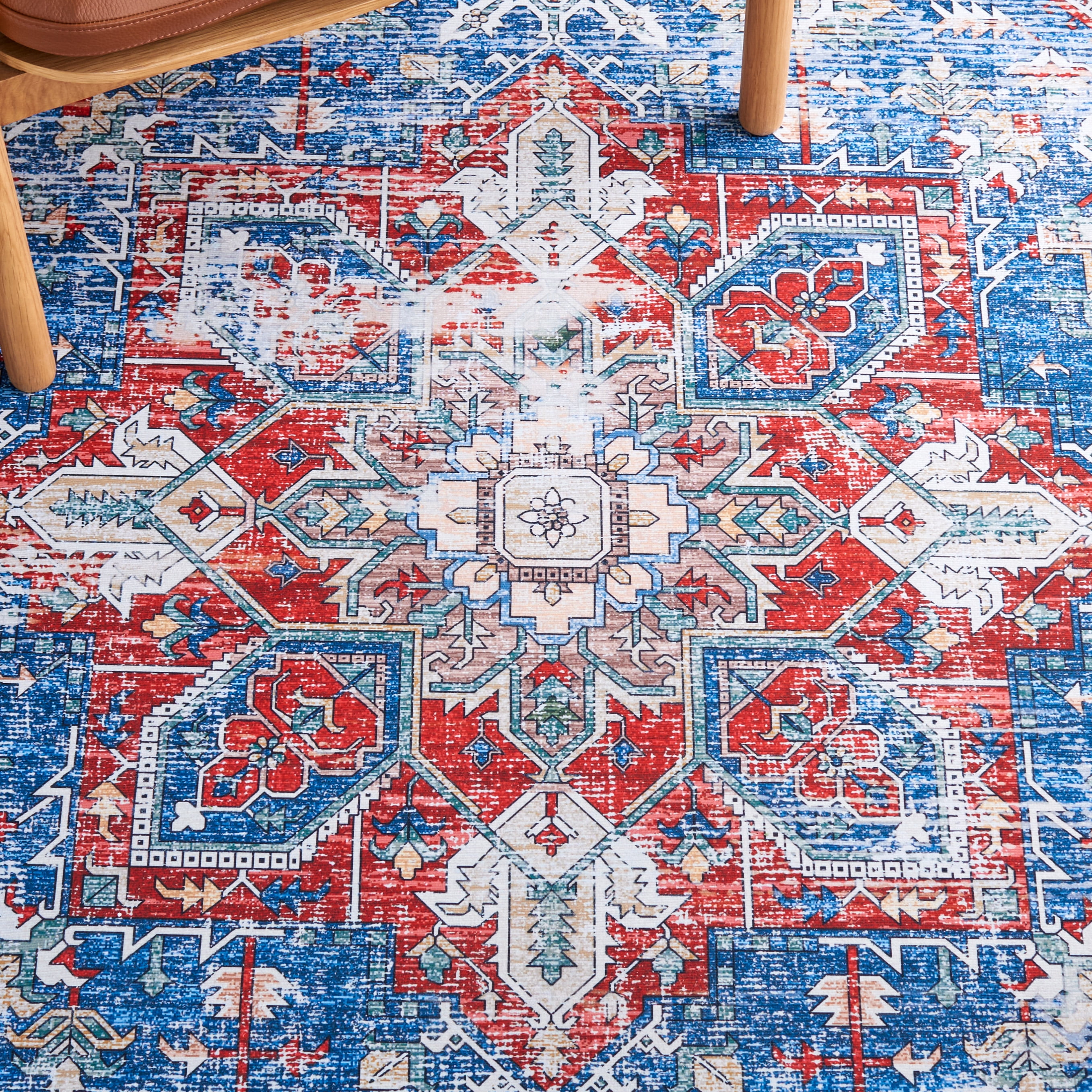 SAFAVIEH Tucson Jayla Oriental Machine Washable Runner Rug, Blue/Red, 2'6" x 12'