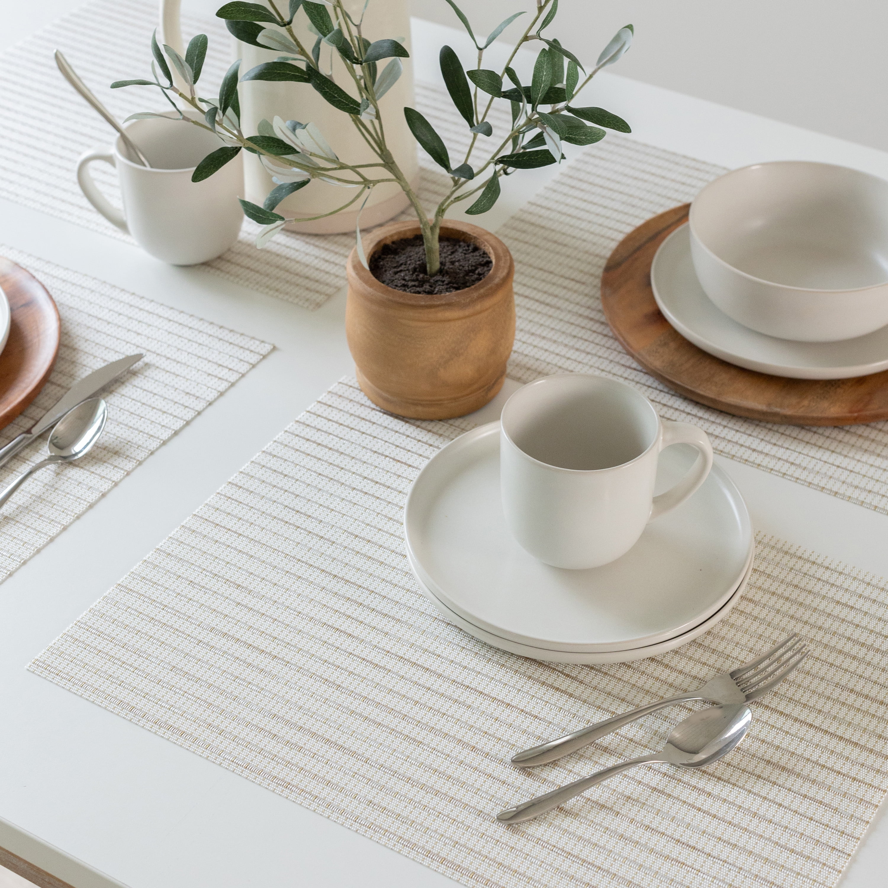 Mainstays Ciclo Woven Vinyl Table Placemat, Vanilla, 13 in x 18 in