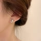 thumbnail image 3 of Pendientes de estrella de plata de ley 925 para mujeres y adolescentes, pendientes con forma de estrella, adecuados para el uso diario, 3 of 5