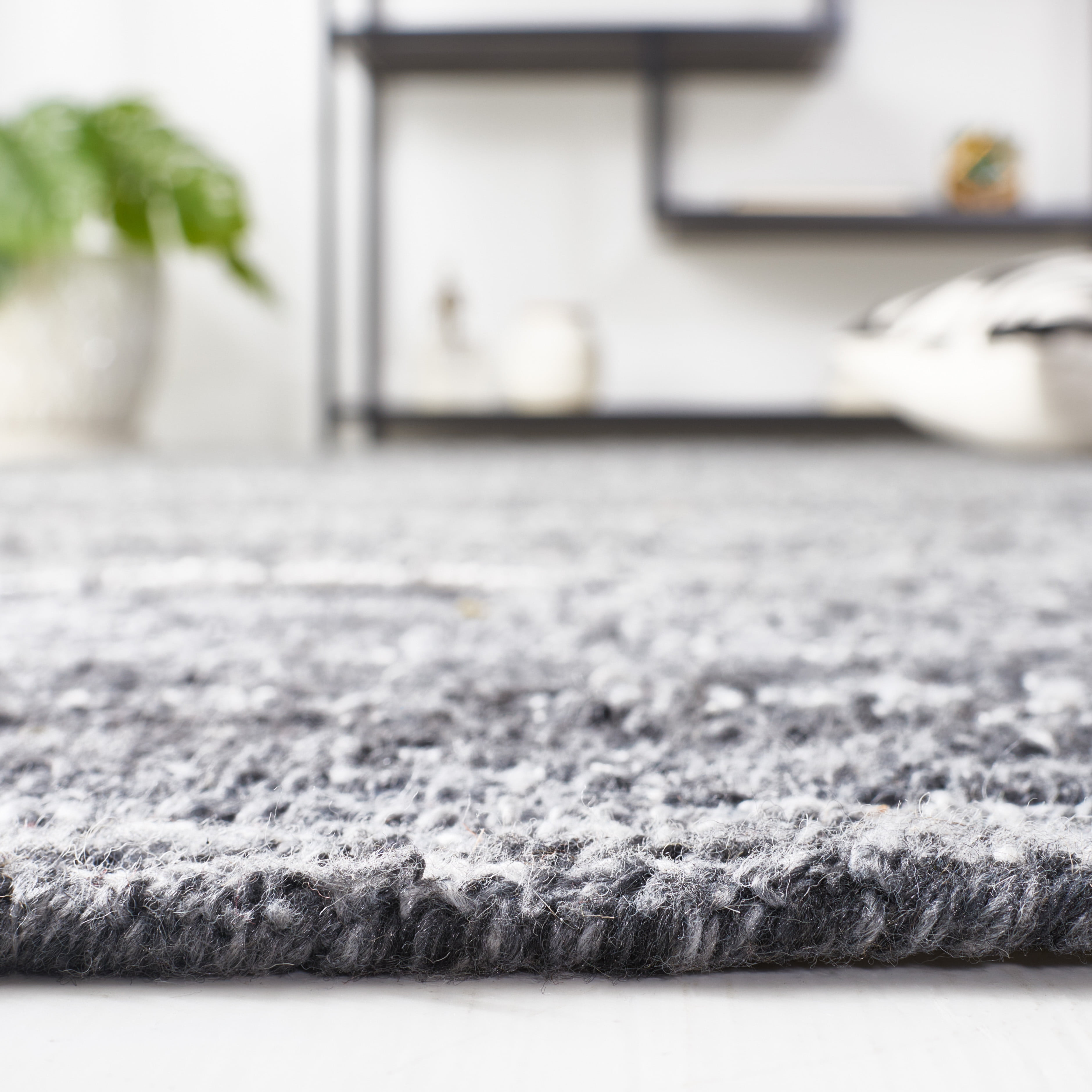 SAFAVIEH Mirage Lecia Striped Polyester Area Rug, Dark Gray/Ivory, 6' x 6' Round