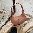 thumbnail image 4 of Bolso pequeño retro para mujer, novedad de 2025, bolso de mano tipo bandolera con forma de media luna, bolso de mano informal para llevar debajo del brazo., 4 of 5