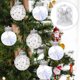 thumbnail image 1 of Puntoco Regalos de decoración de lugares navideños Decoración de árboles de Navidad Bola de decoración de ventanas, 1 of 8