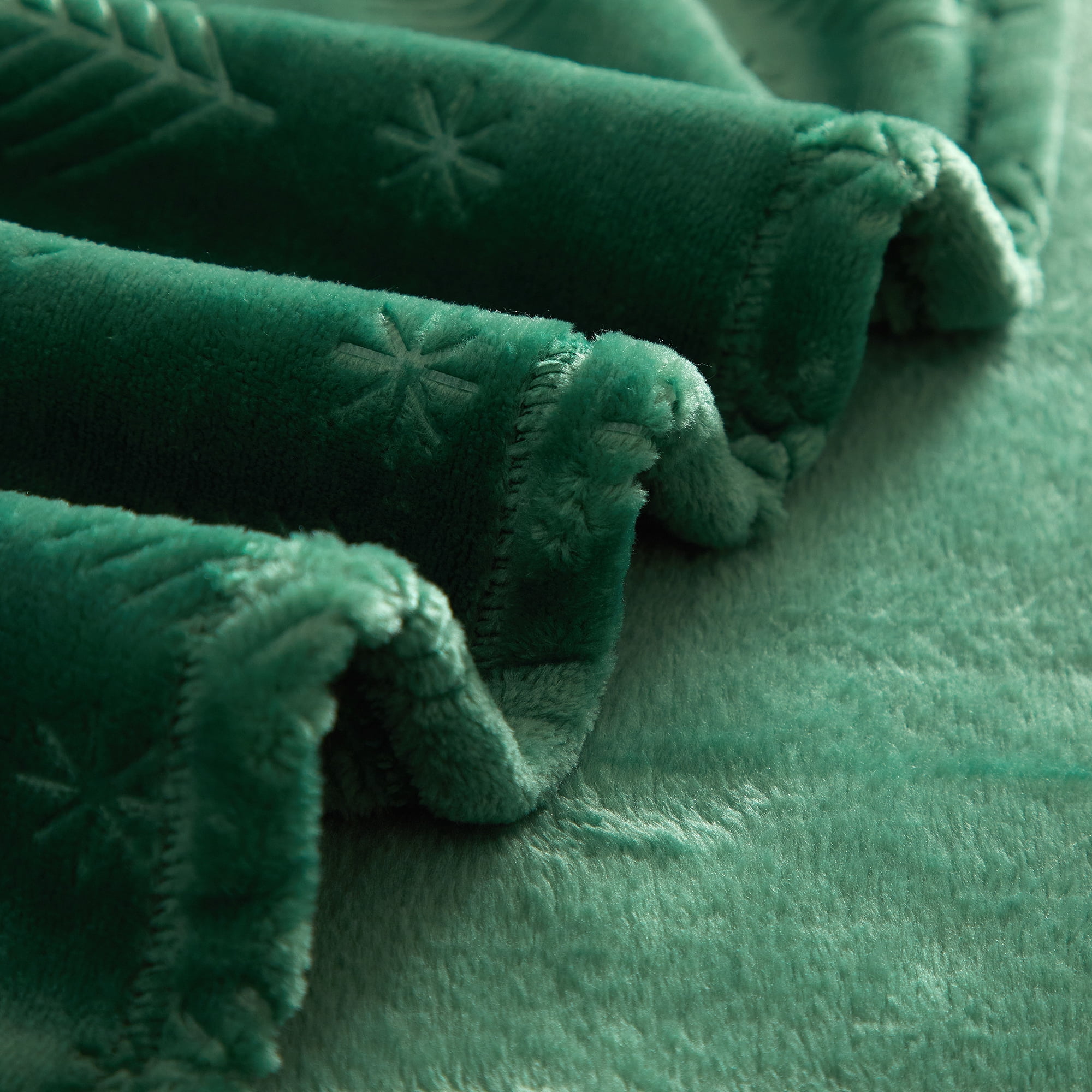 Holiday Time 50"x60" Green Trees Plush Throw, All Ages