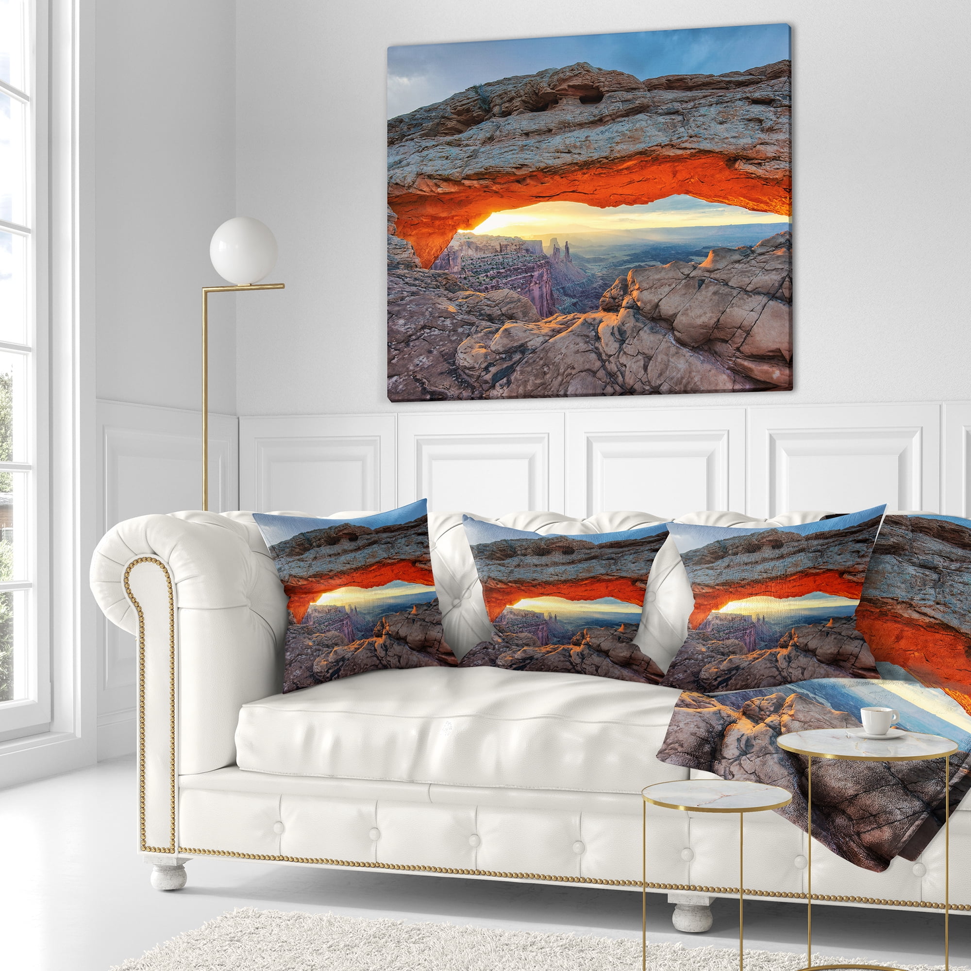 Designart Sunrise at Mesa Arch in Canyon lands - Flower Throw Pillow - 18x18
