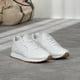 thumbnail image 2 of Zapatillas casuales clásicas Harman Run para mujer Reebok blancas, 2 of 8