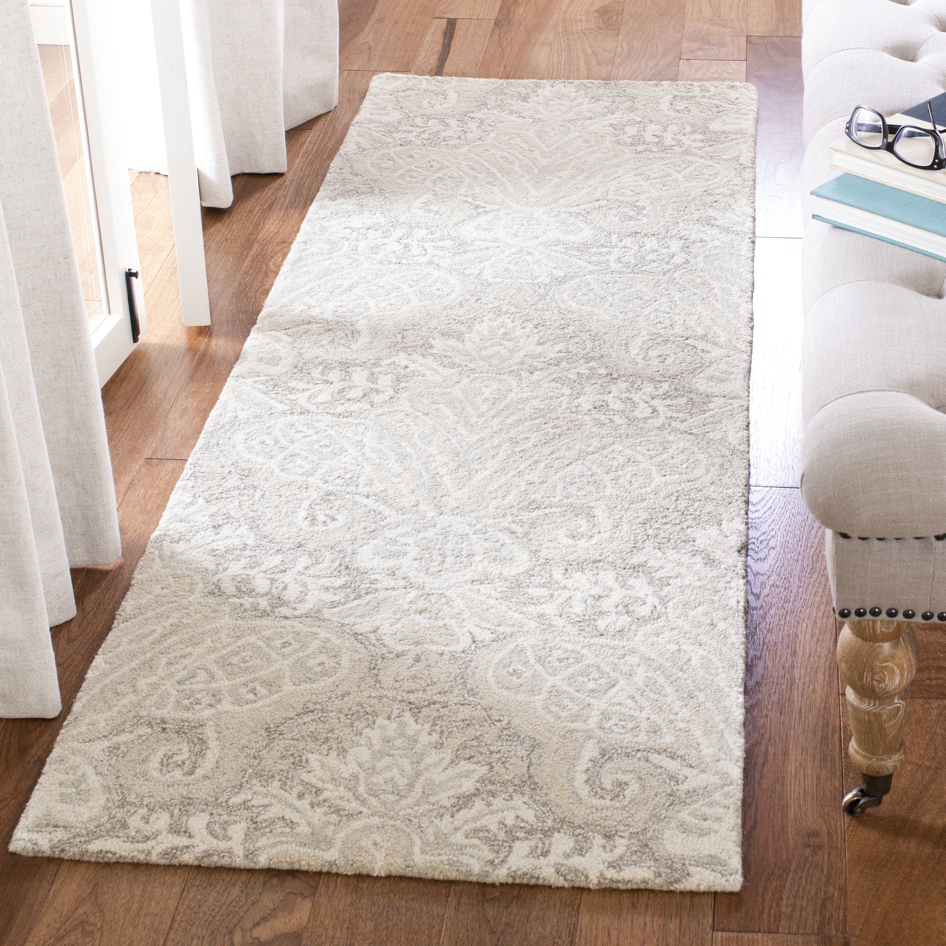 SAFAVIEH Micro-Loop Deziree Floral Runner Rug, Beige, 2'3" x 9'