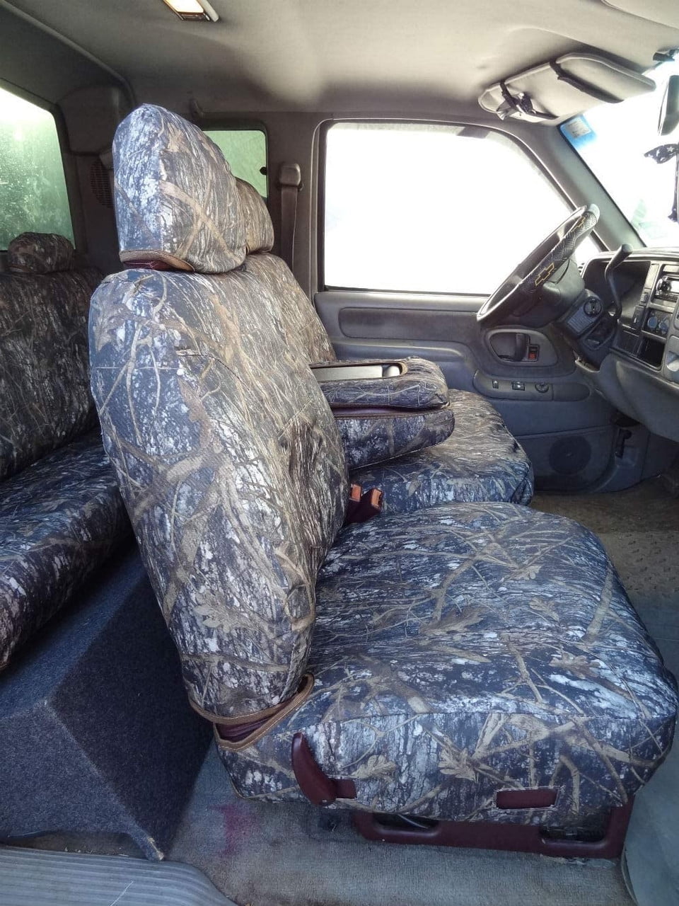C976 1995-2000 Chevy Silverado, Tahoe and GMC Front Low Back 60/40 Split Seat with Adjustable Headrests and Opening Center Console. In Camo Endura