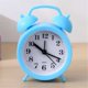thumbnail image 4 of Azul Reloj Despertador analógico con Pilas Redondo Simple Adecuado for Dormitorio Sala de Estar Sala de Estudio Dormitorio Escolar Reloj Despertador Multifuncional fácil de configurar, 4 of 6