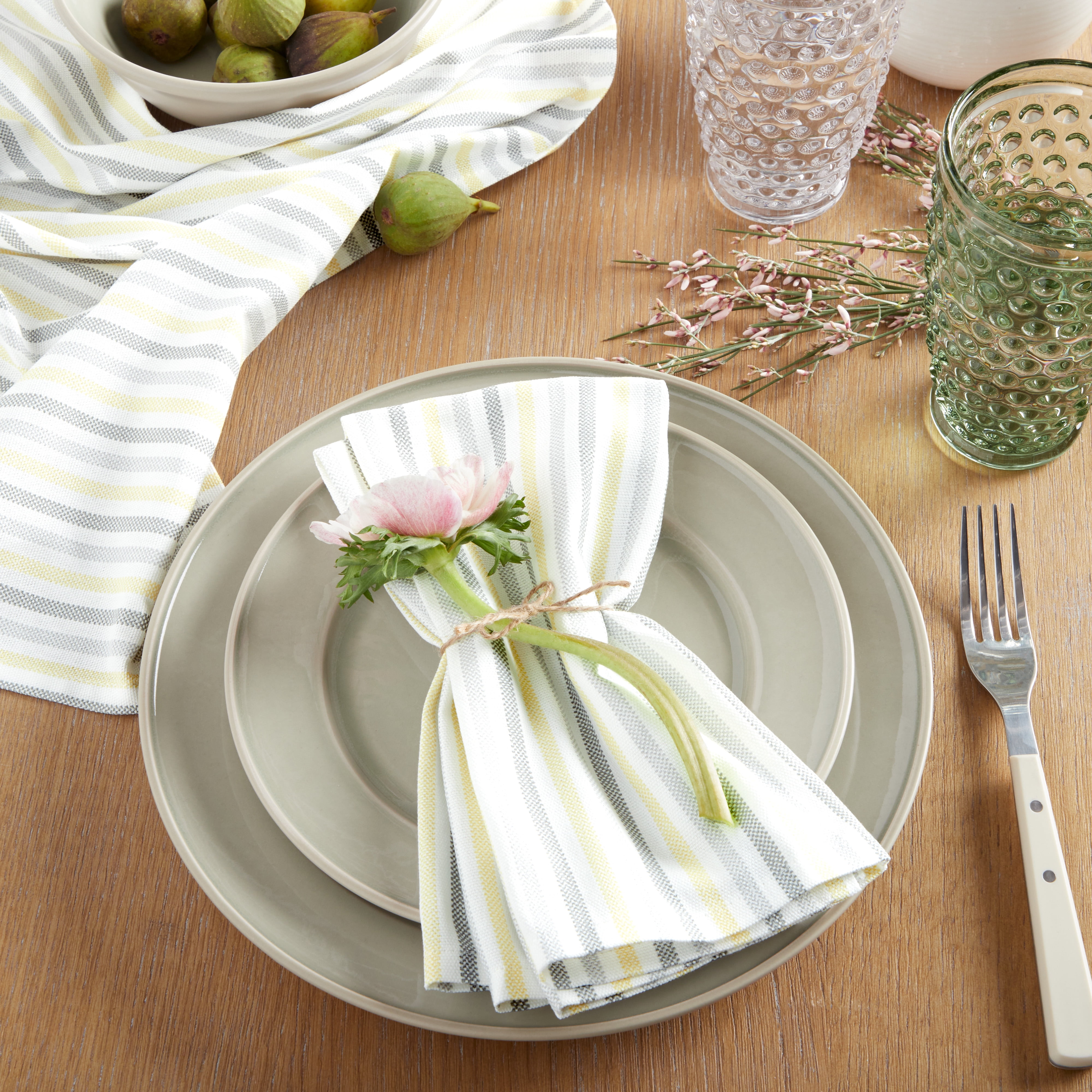 Martha Stewart Daisy Stripe Napkin Set 4-Pack, Grey/Yellow, 19"x19"