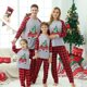 thumbnail image 3 of Pijamas familiares a juego de Navidad, Cuadros rojos con camión a árbol de Navidad, conjunto de pijamas grises con pijamas de bebé, 3 of 4