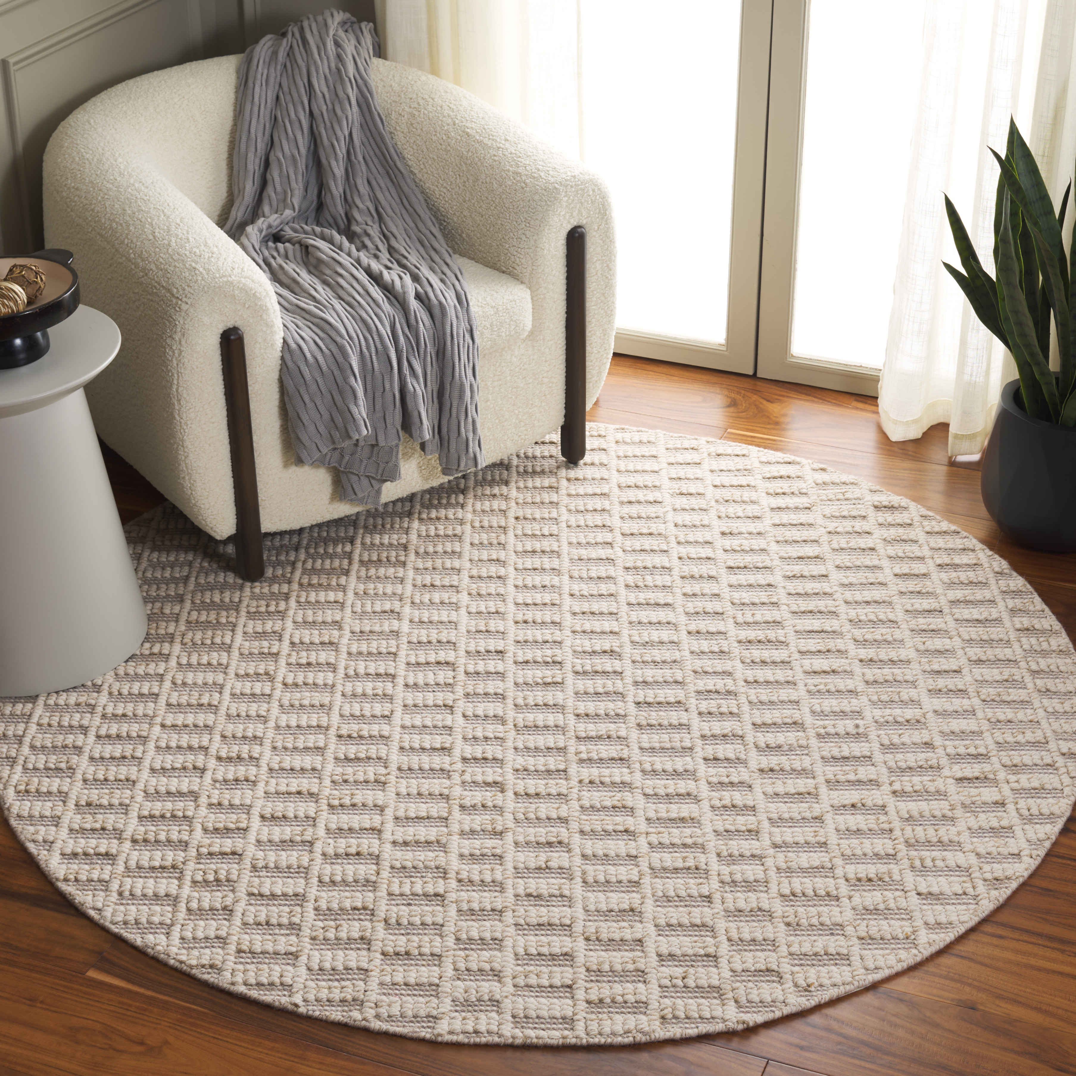SAFAVIEH Natura Cleto Geometric Area Rug, Brown/Ivory, 6' x 6' Round