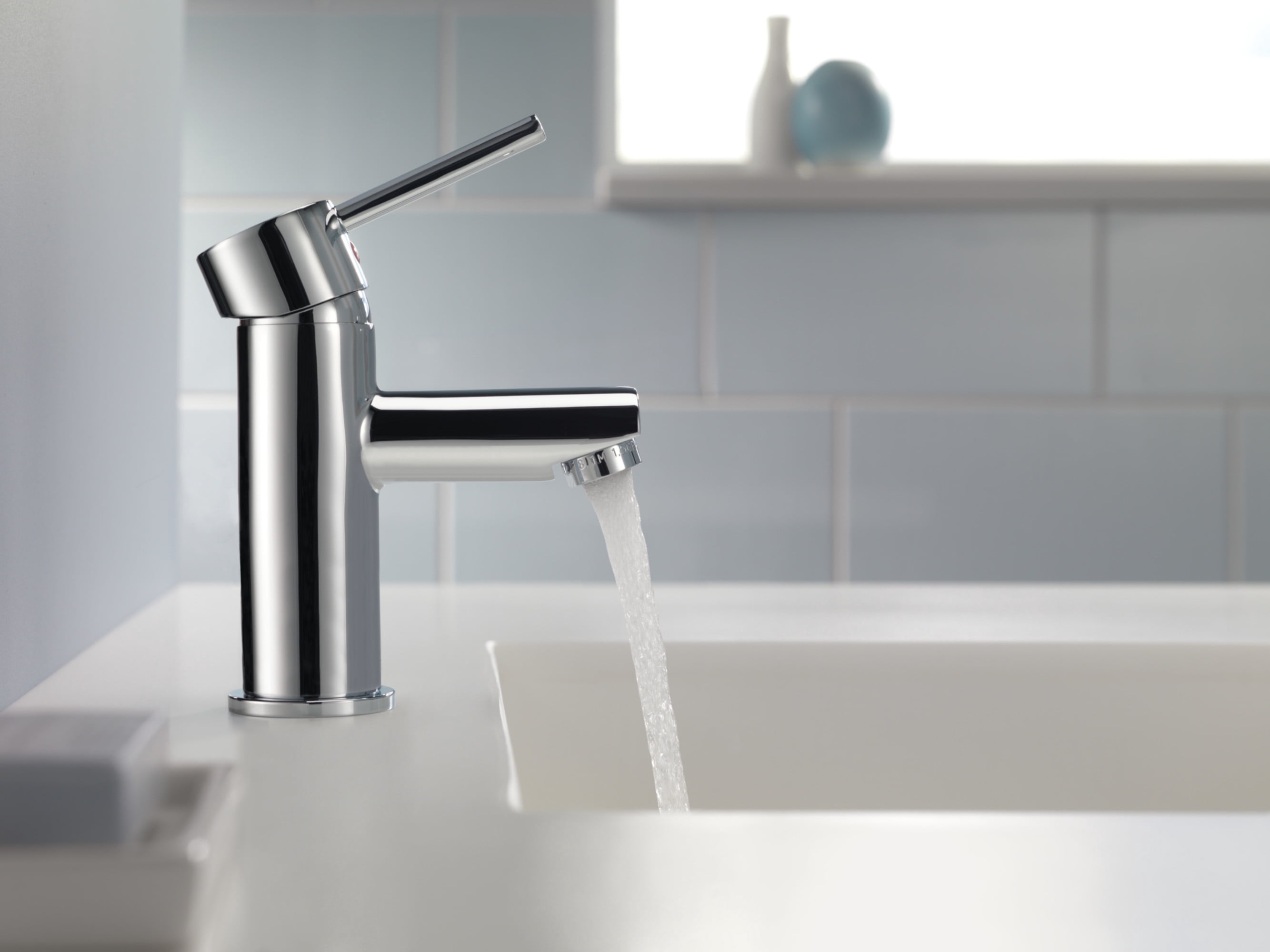 Delta 559LF-BLGPM-PP Modern 1 GPM Single Hole Bathroom Faucet - Black