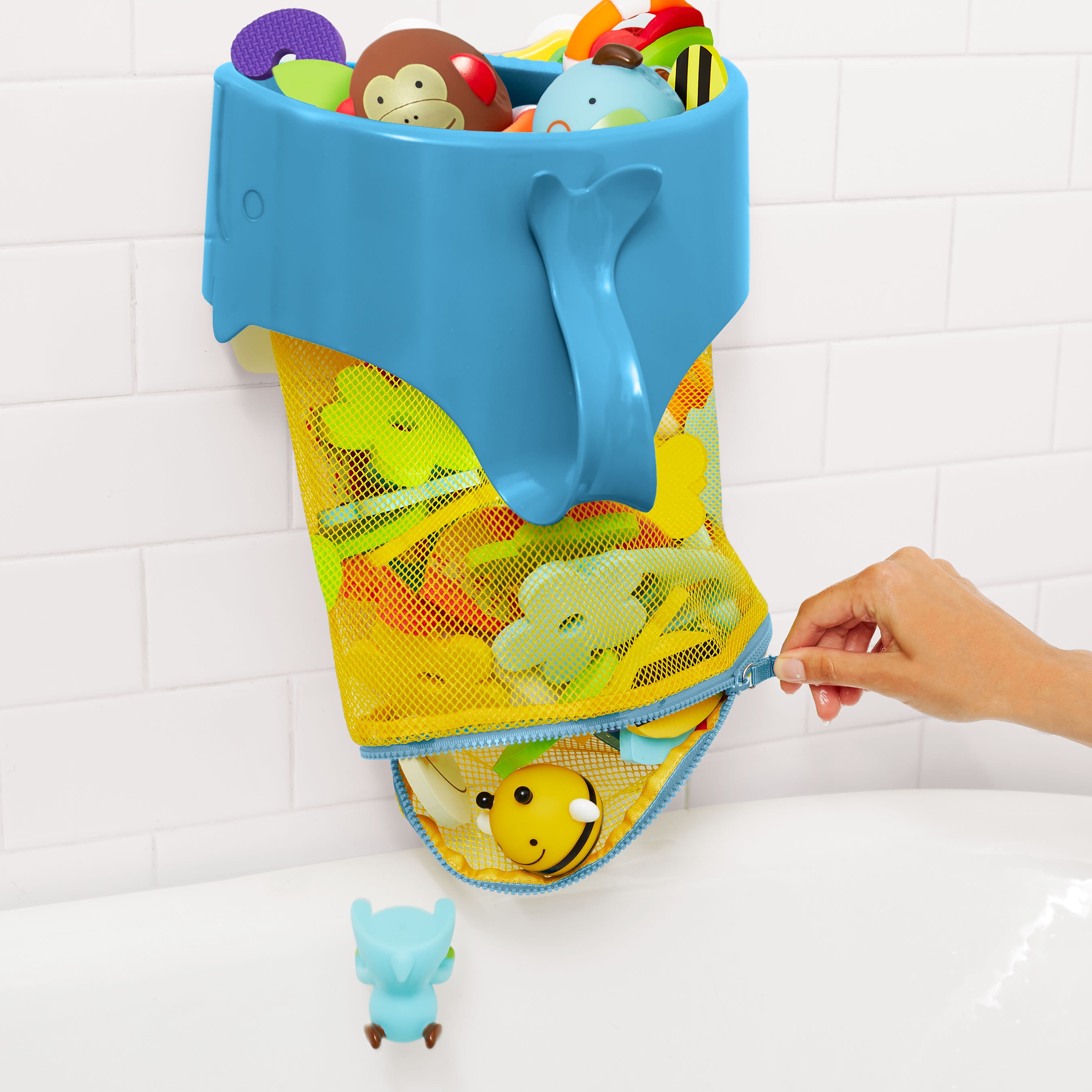 bath scoop toy