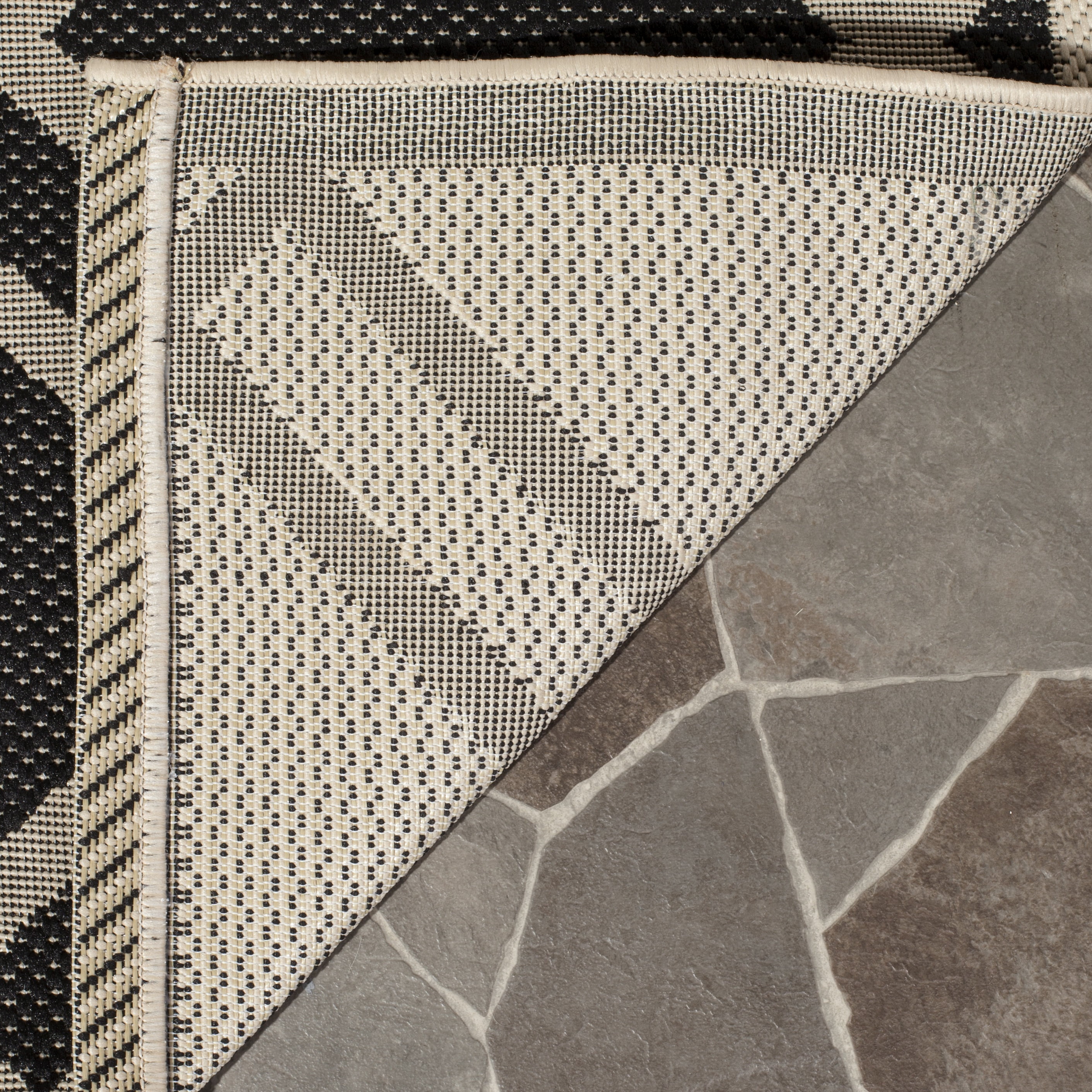 Safavieh Courtyard Jasper Geometric Indoor/Outdoor Runner Rug, Black/Beige, 2'3" x 6'7"