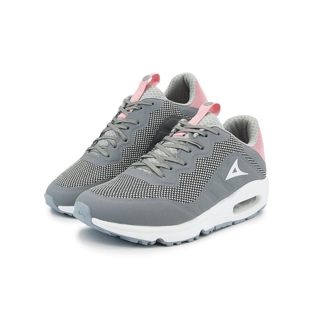 tenis pirma para mujer running válvula de aire gris/rosa gris 23.5 Par de tenis Pirma gris con acentos rosa, vista 3/4 frontal; malla texturizada gris, superposiciones sintéticas lisas, agujetas grises y tiras de jalador rosa en lengüeta y talón, logotipo Pirma blanco en costado, entresuela blanca con detalle de válvula de aire y suela de goma gris. Apto para running y uso casual.
