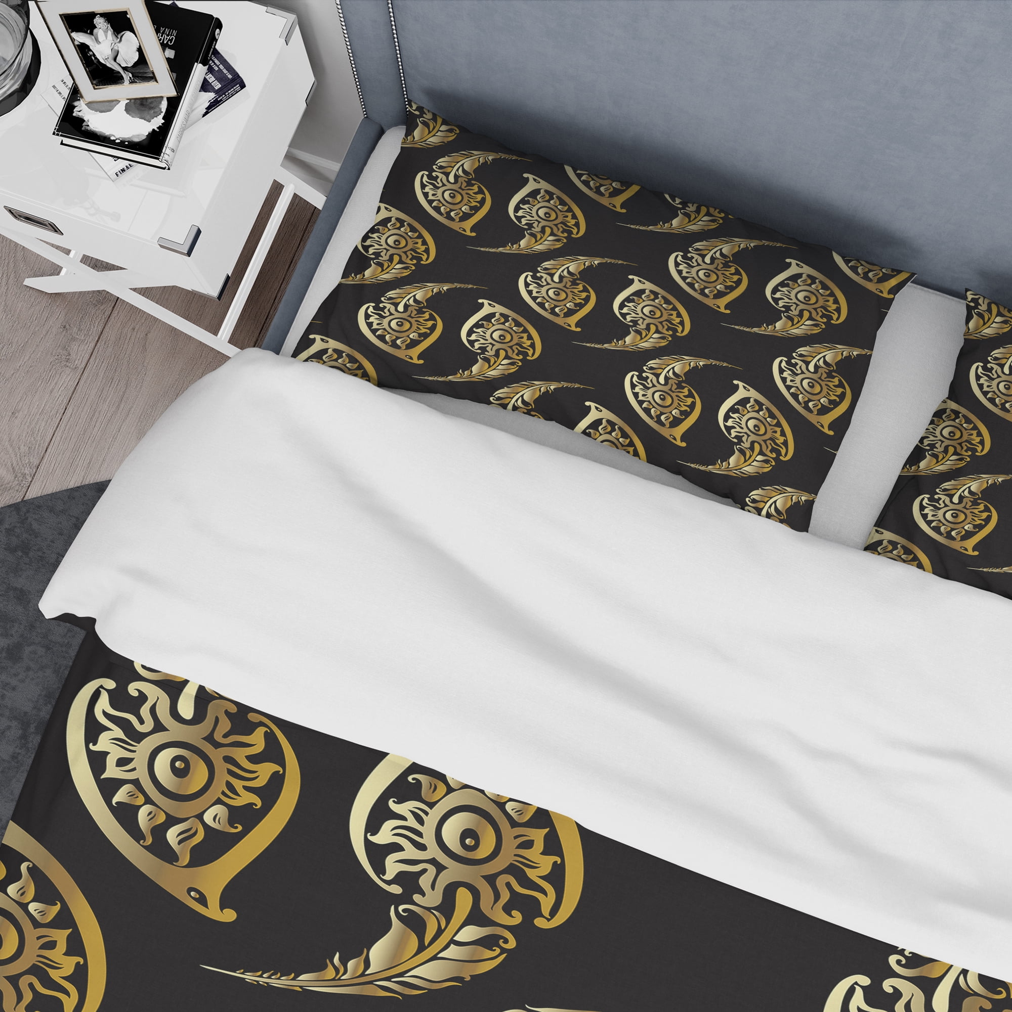 Designart 'Golden Luxury Peacock Feathers' Modern & Contemporary Duvet Cover Set