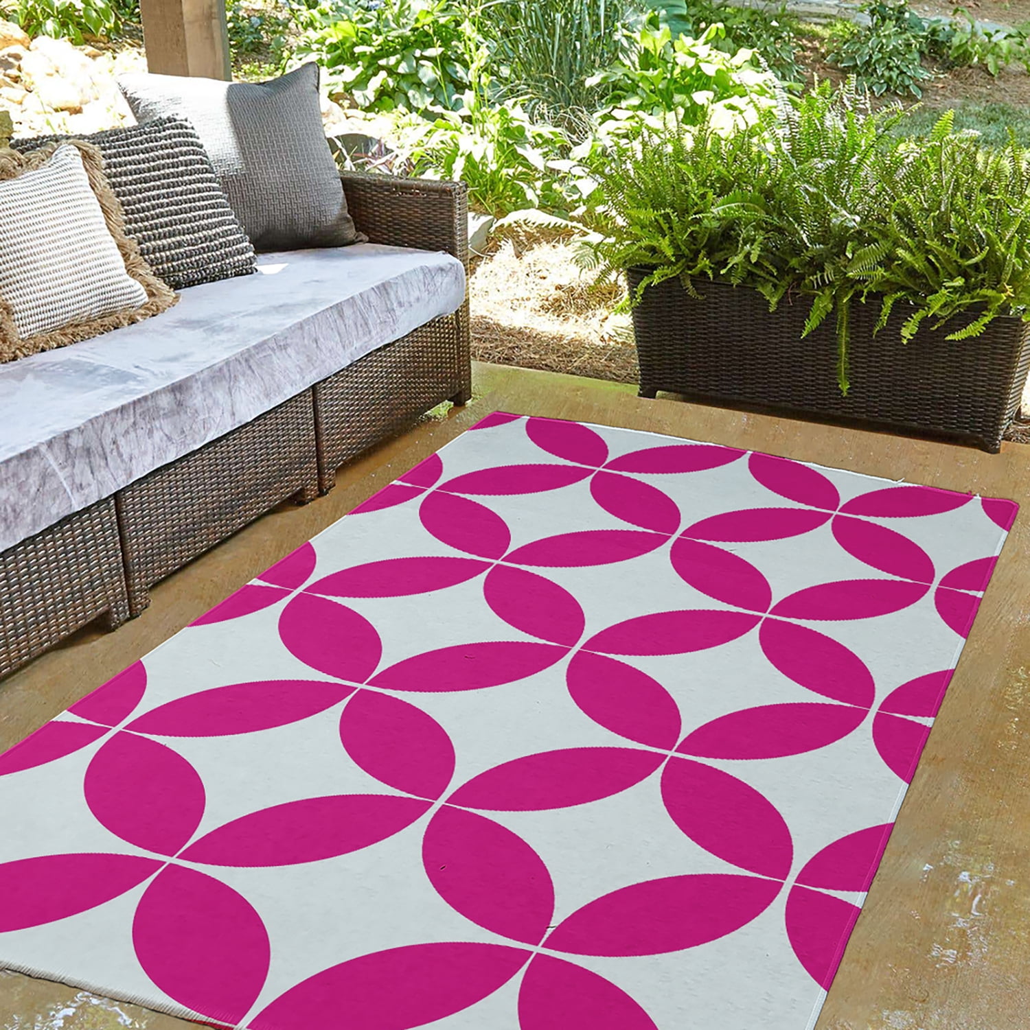 Simply Daisy 3' x 5' Orchid Eye Opener Spring Chenille Indoor/Outdoor Rug