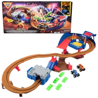 Monster Jam Massive Garage Playset with Truck Race Tracks, Jump