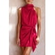 thumbnail image 3 of Vestido PRETTYGARDEN pequeño rojo de satén sin mangas con cinturón, 3 of 8