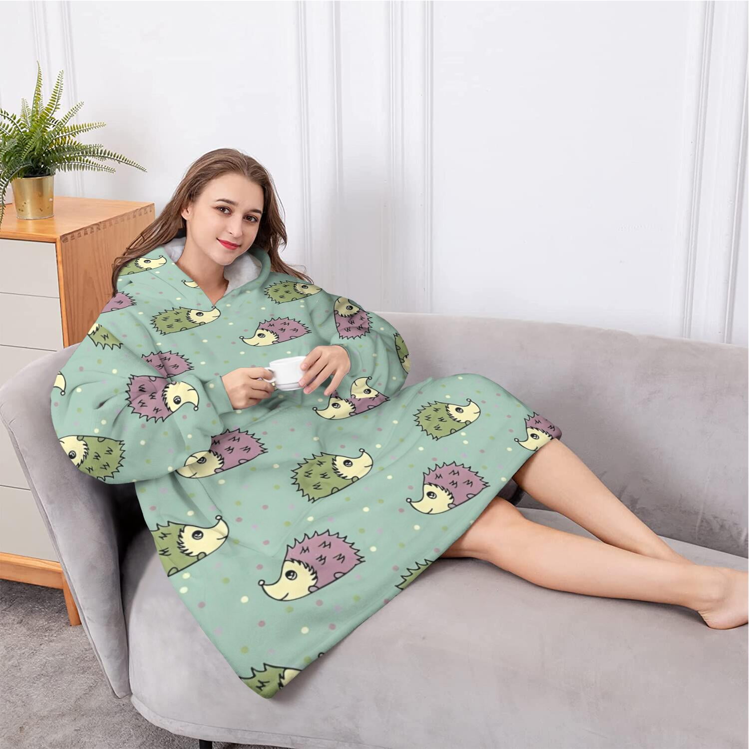 Oversized Wearable Blanket Hoodie,Cute Hedgehog Pattern Sherpa Blanket Hoodie with Super Pockets,Super Warm Fuzzy Pullover for Women & Men